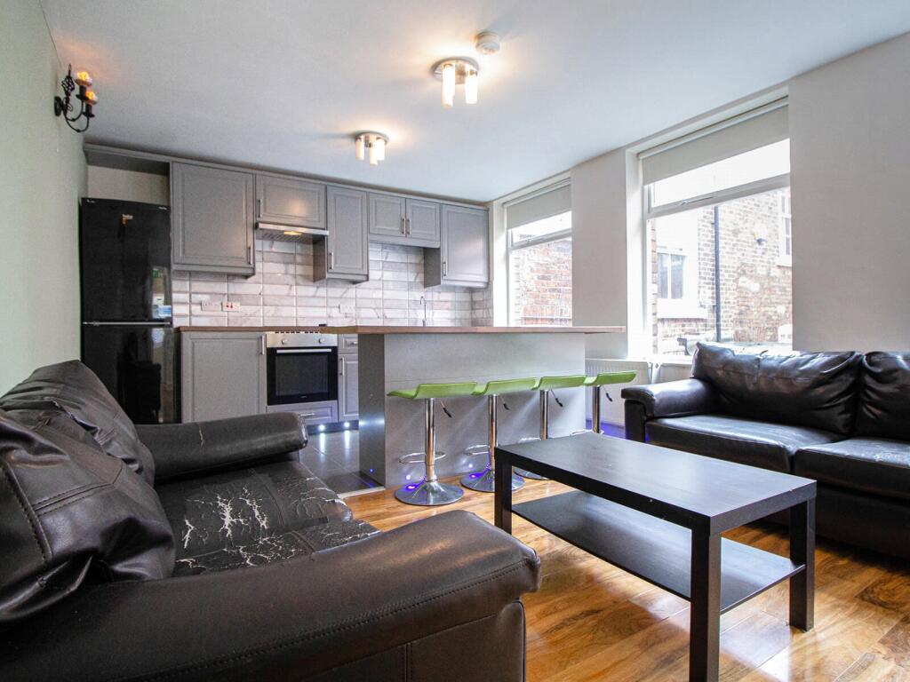 4 bed Apartment for rent in Leeds. From Beercocks - Cottingham