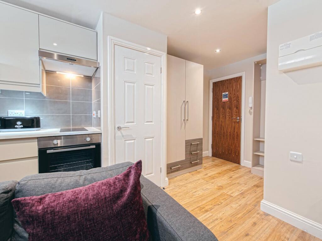 4 bed Apartment for rent in Manchester. From Beercocks - Cottingham
