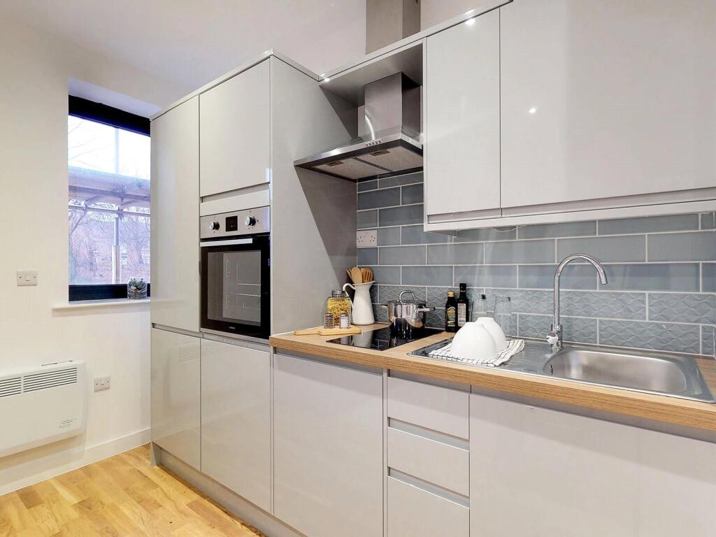 4 bed Apartment for rent in Sheffield. From Beercocks - Cottingham 4 bed Apartment for rent in Sheffield. From Beercocks - Cottingham