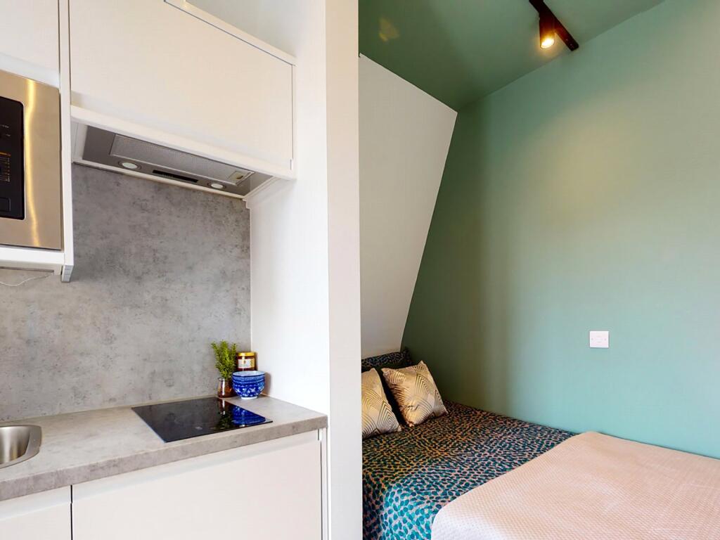 4 bed Apartment for rent in Paddington. From Beercocks - Cottingham
