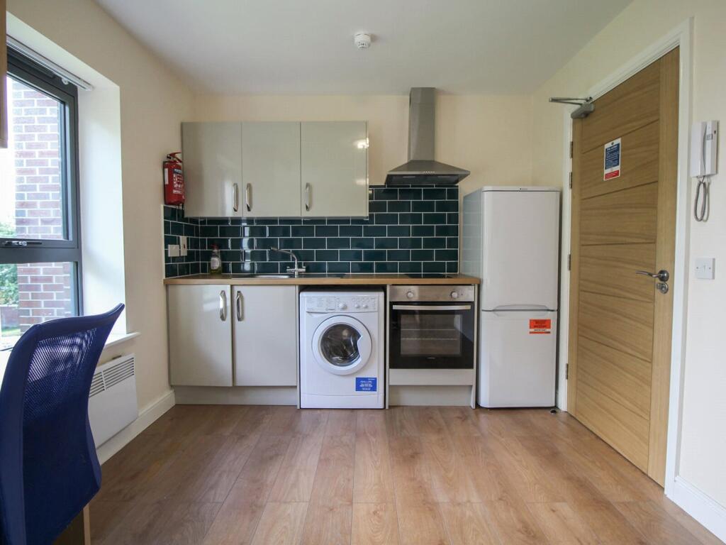 4 bed Apartment for rent in Leeds. From Beercocks - Cottingham 4 bed Apartment for rent in Leeds. From Beercocks - Cottingham