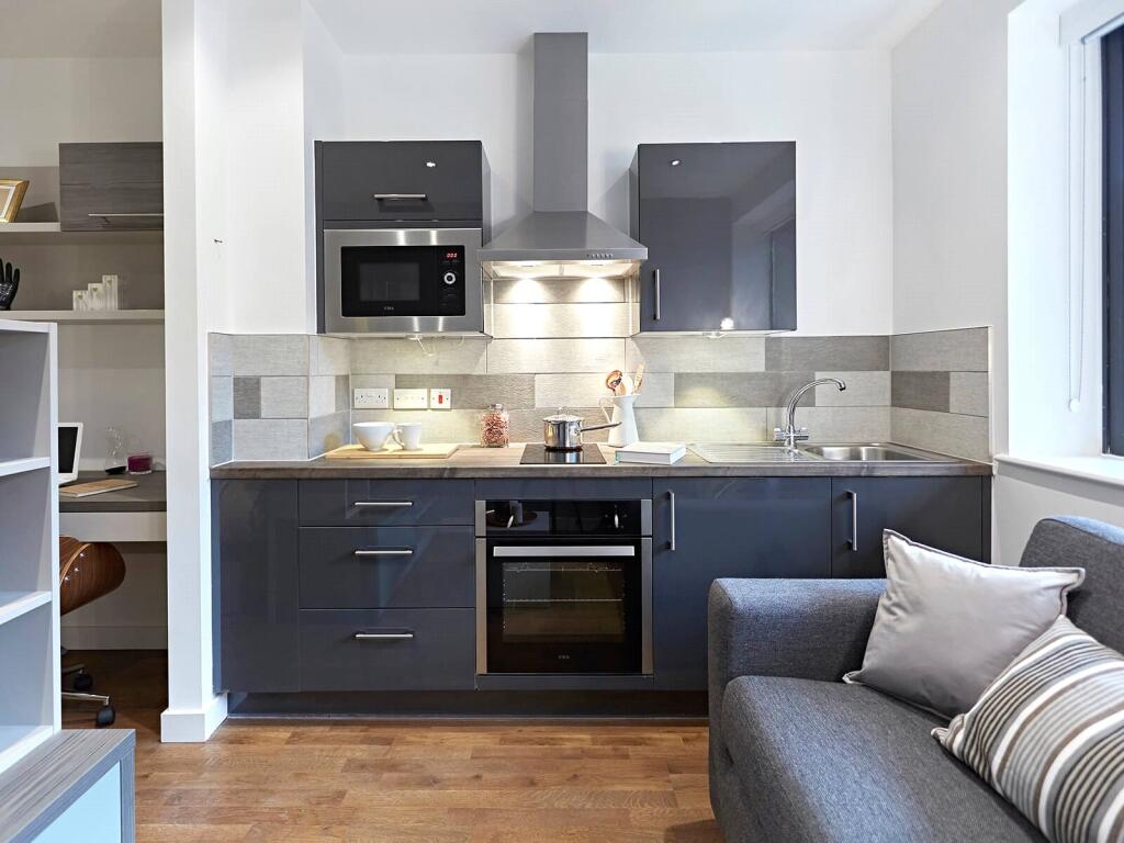 4 bed Apartment for rent in Leeds. From Beercocks - Cottingham 4 bed Apartment for rent in Leeds. From Beercocks - Cottingham