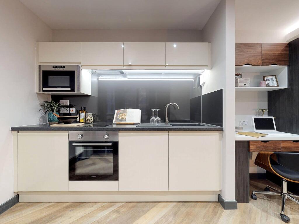 4 bed Apartment for rent in Leeds. From Beercocks - Cottingham 4 bed Apartment for rent in Leeds. From Beercocks - Cottingham