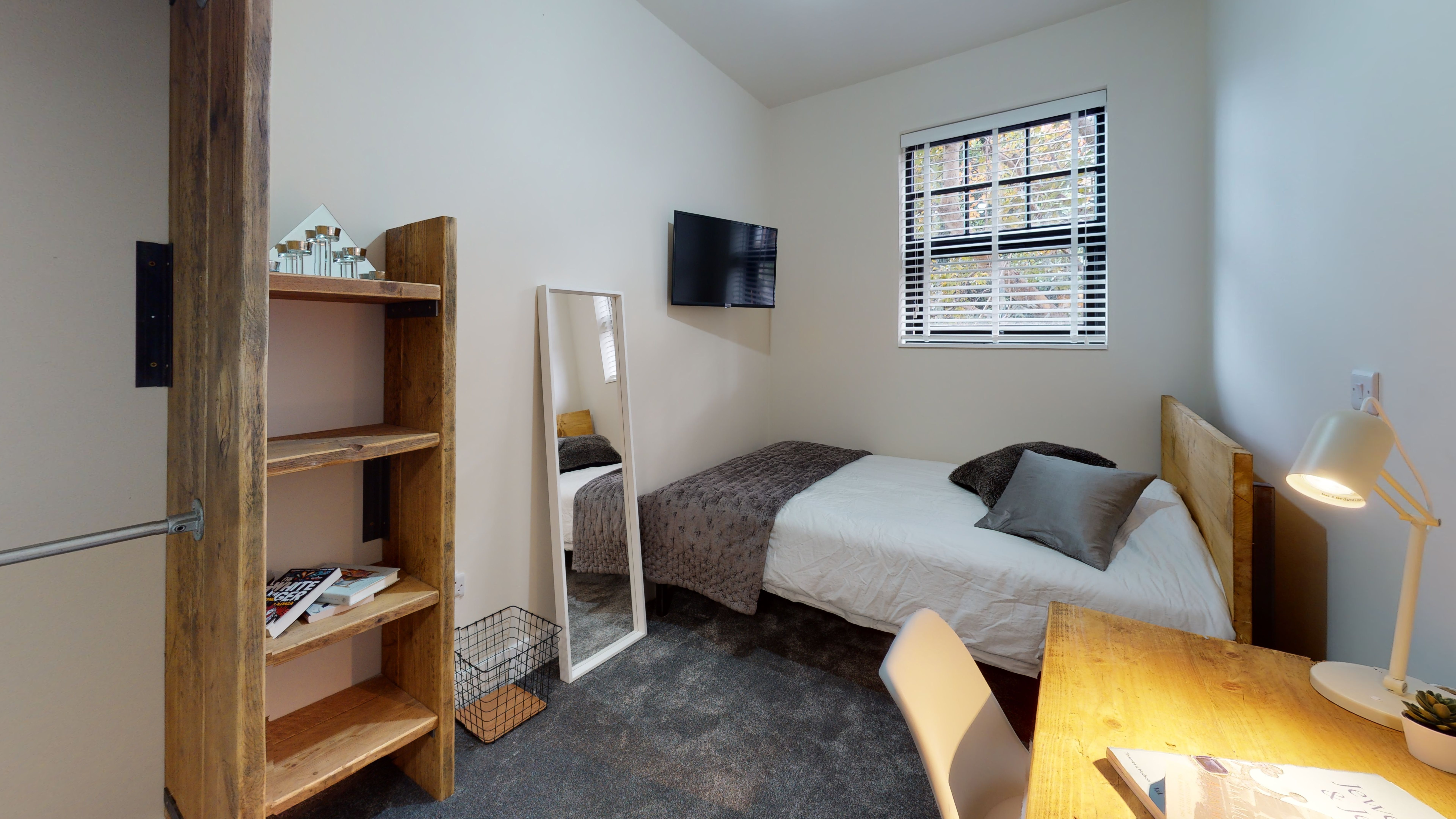 5 bed 1st Floor Flat for rent in Birmingham. From Loc8me - Birmingham