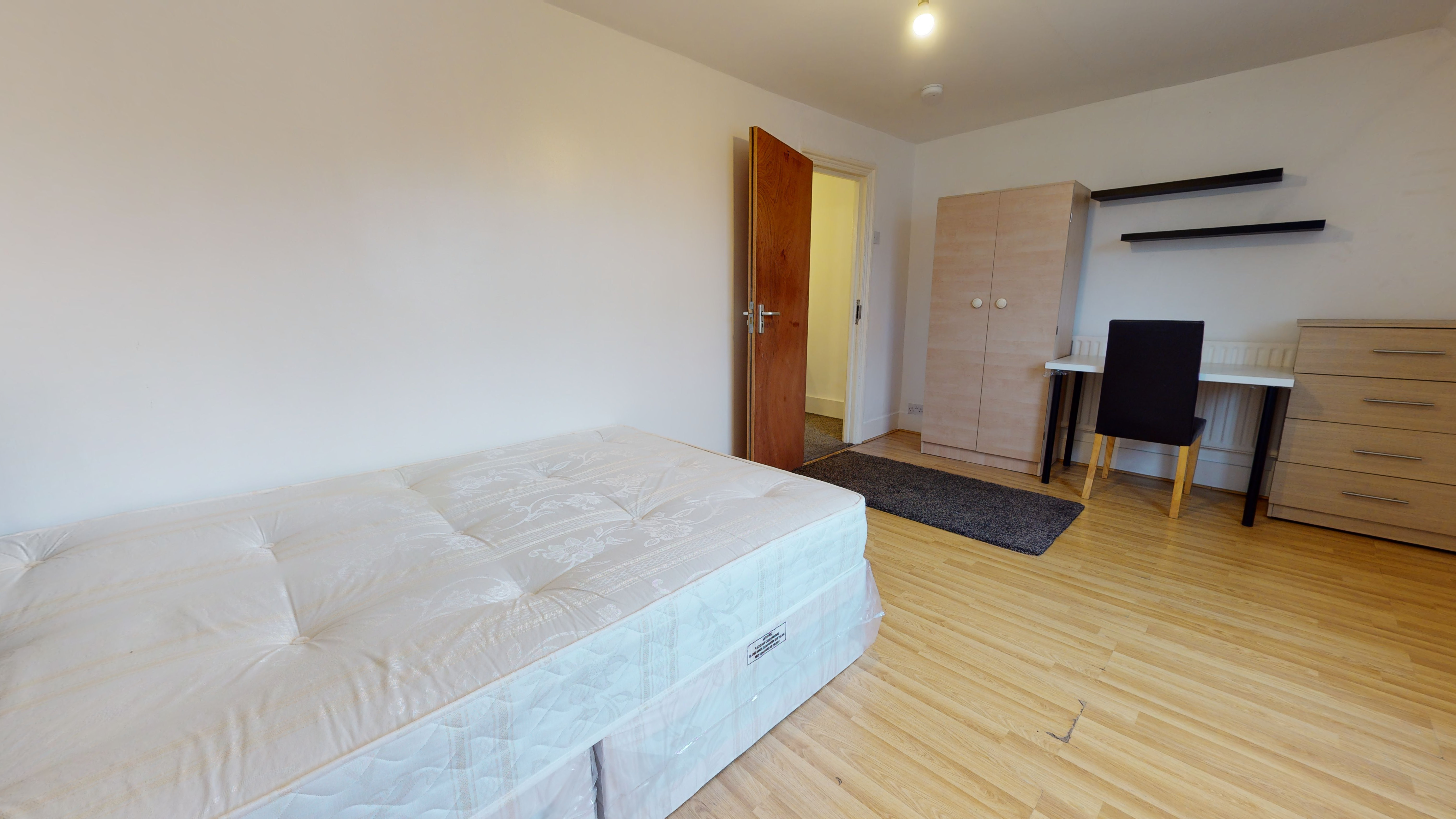 6 bed Terraced for rent in Stepney. From PropertyLoop