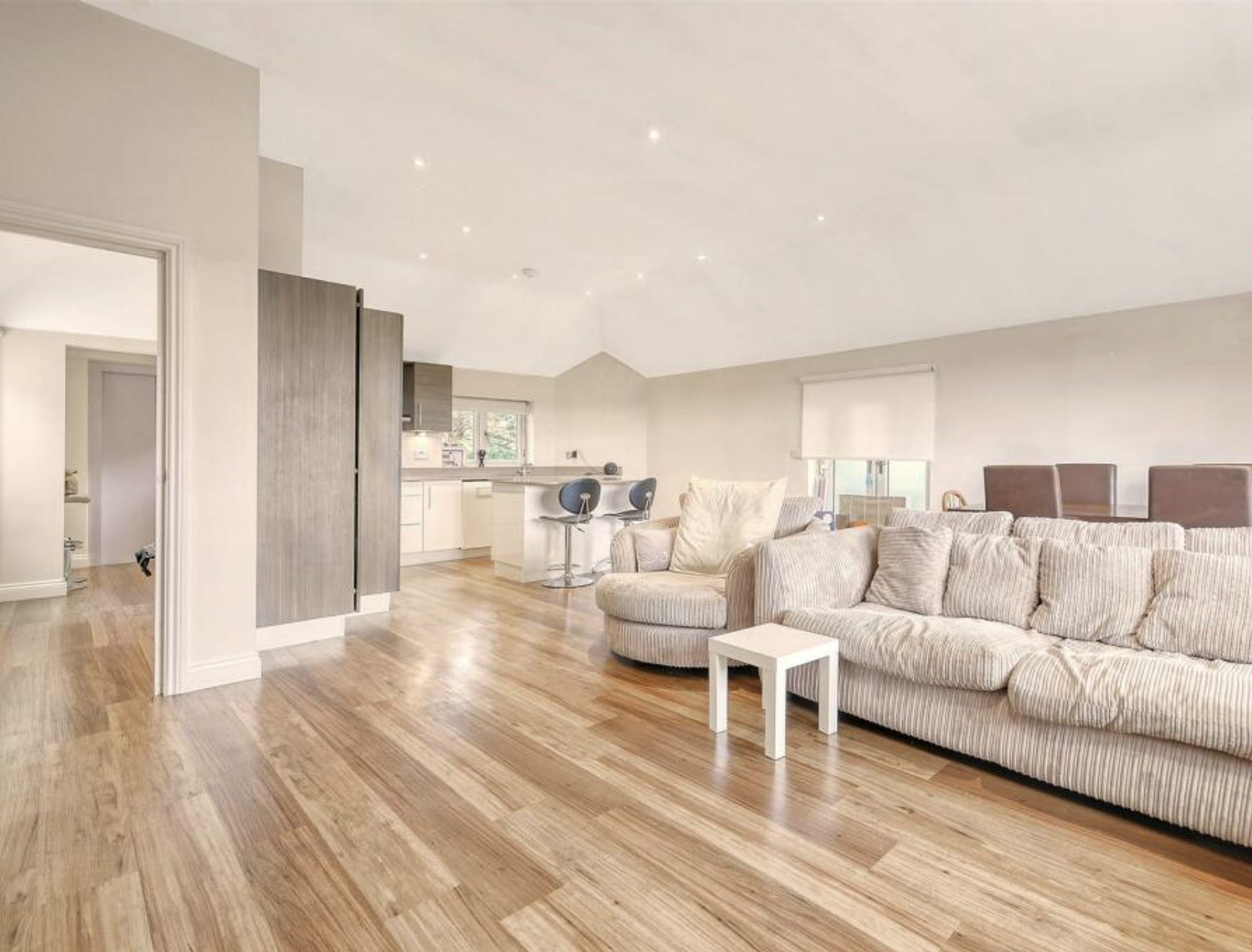2 bed Apartment/Flat/Studio for rent in Loughton. From PropertyLoop