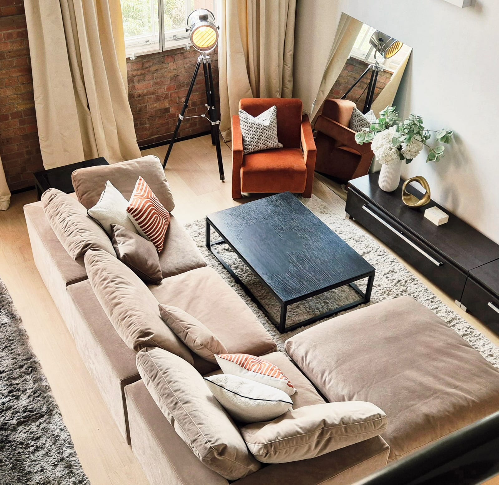 2 bed Duplex for rent in Bow. From PropertyLoop 2 bed Duplex for rent in Bow. From PropertyLoop
