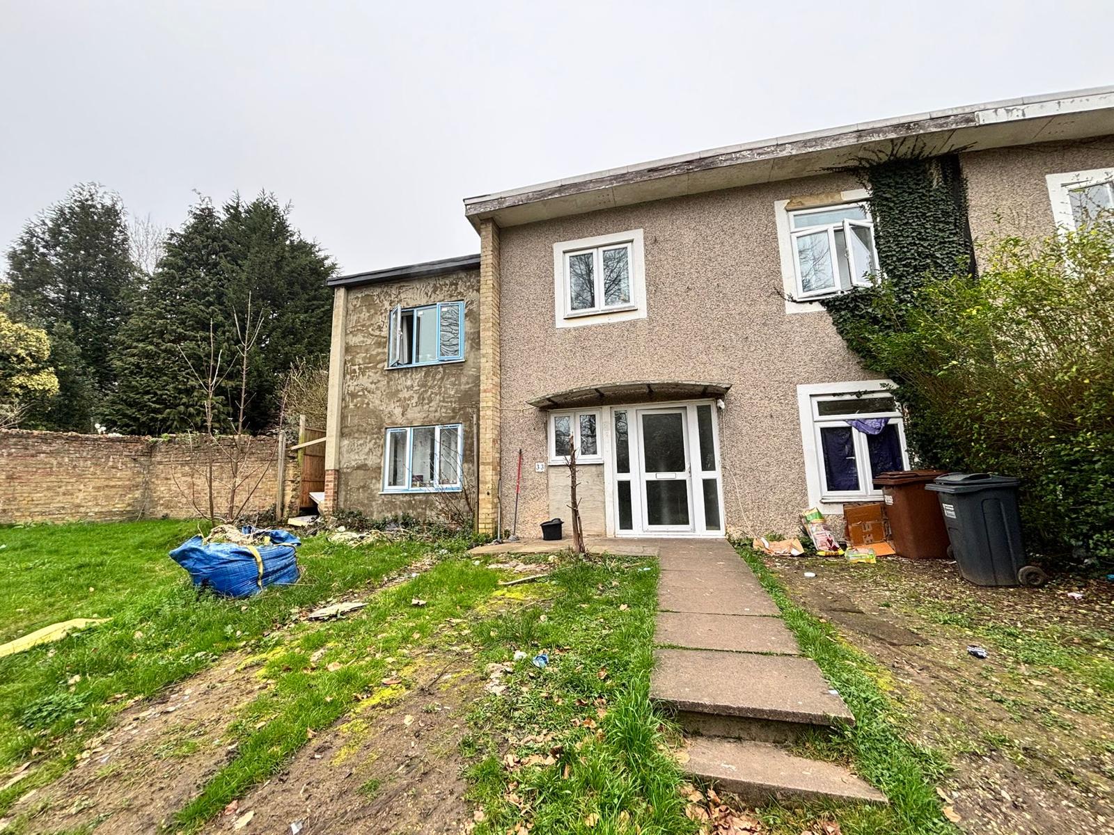 6 bed Semi-Detached for rent in Hatfield. From PropertyLoop