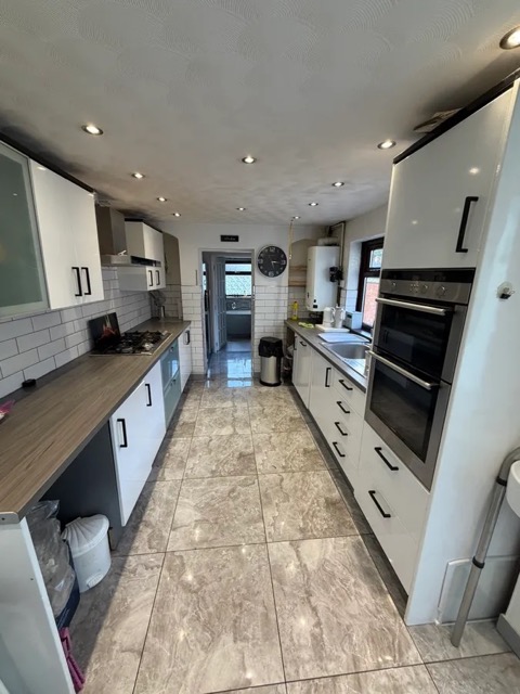 4 bed Terraced for rent in West Bromwich. From PropertyLoop