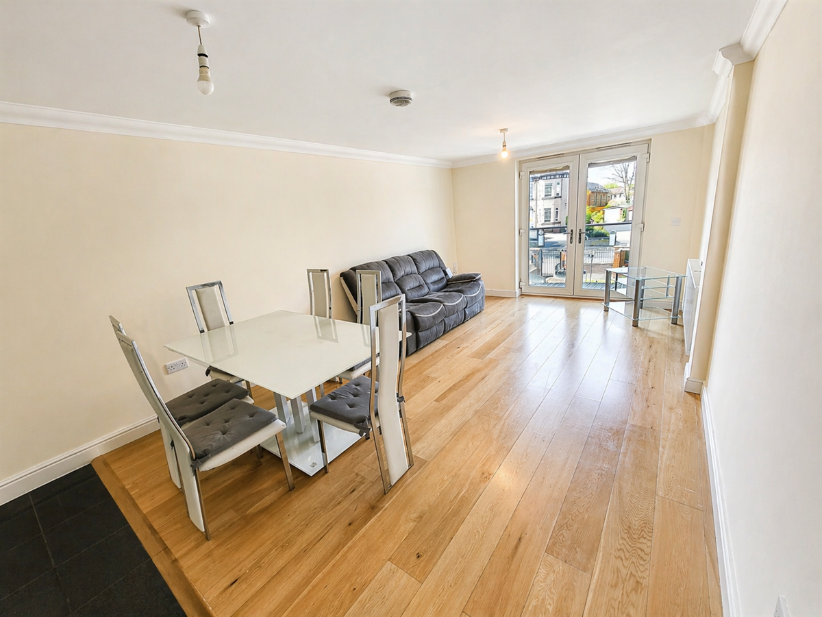 3 bed Apartment for rent in Manchester. From Property Market Hub