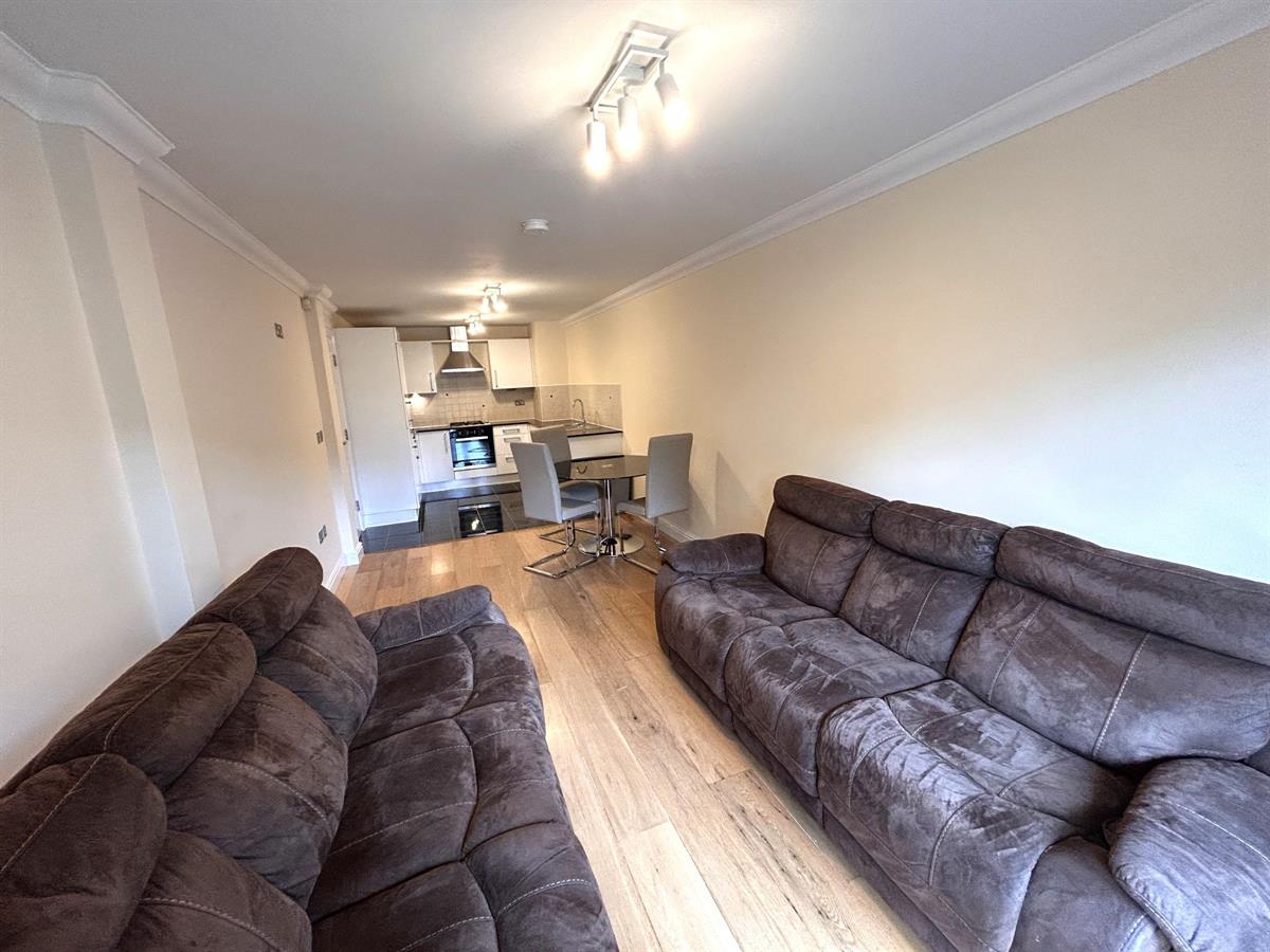 3 bed Apartment for rent in Manchester. From Property Market Hub