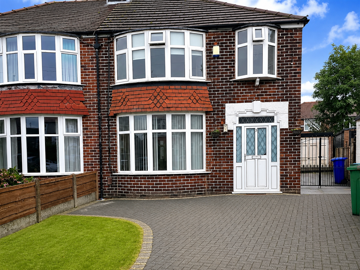 3 bed Semi Detached for rent in Gatley. From Property Market Hub 3 bed Semi Detached for rent in Gatley. From Property Market Hub