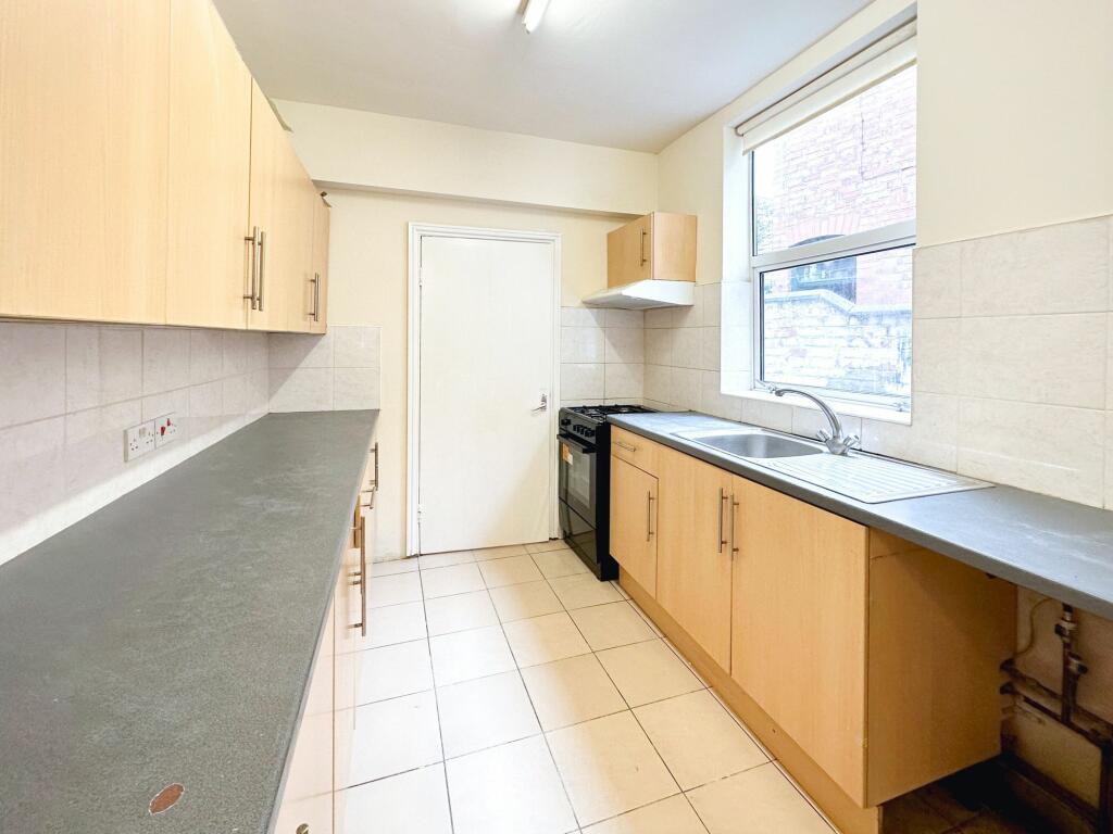 3 bed Mid Terraced House for rent in Leicester. From Knightsbridge Estates - Clarendon Park