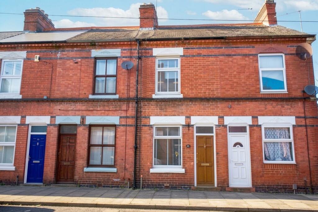2 bed Mid Terraced House for rent in Leicester. From Knightsbridge Estate Agents & Valuers - Leicester