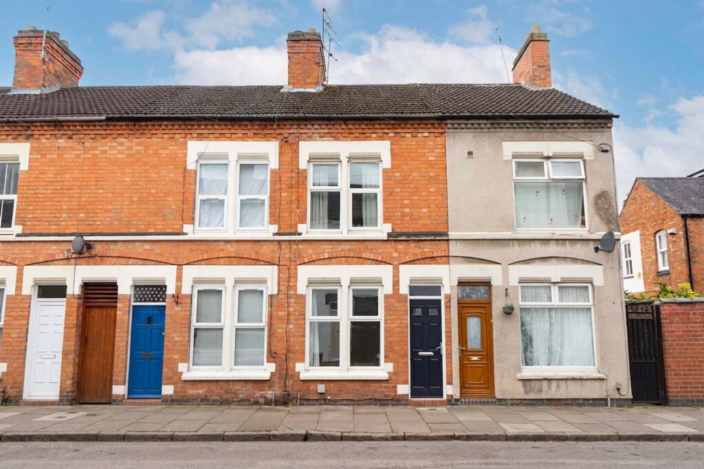 3 bed Mid Terraced House for rent in Leicester. From Knightsbridge Estate Agents & Valuers - Leicester