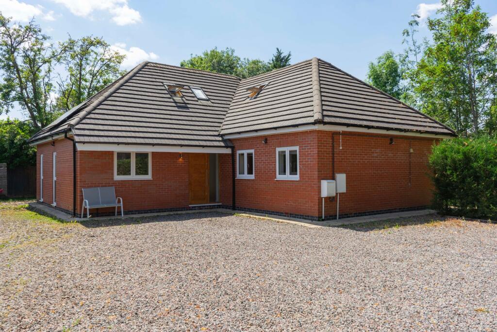 3 bed Detached for rent in Stoughton. From Knightsbridge Estate Agents & Valuers - Leicester 3 bed Detached for rent in Stoughton. From Knightsbridge Estate Agents & Valuers - Leicester