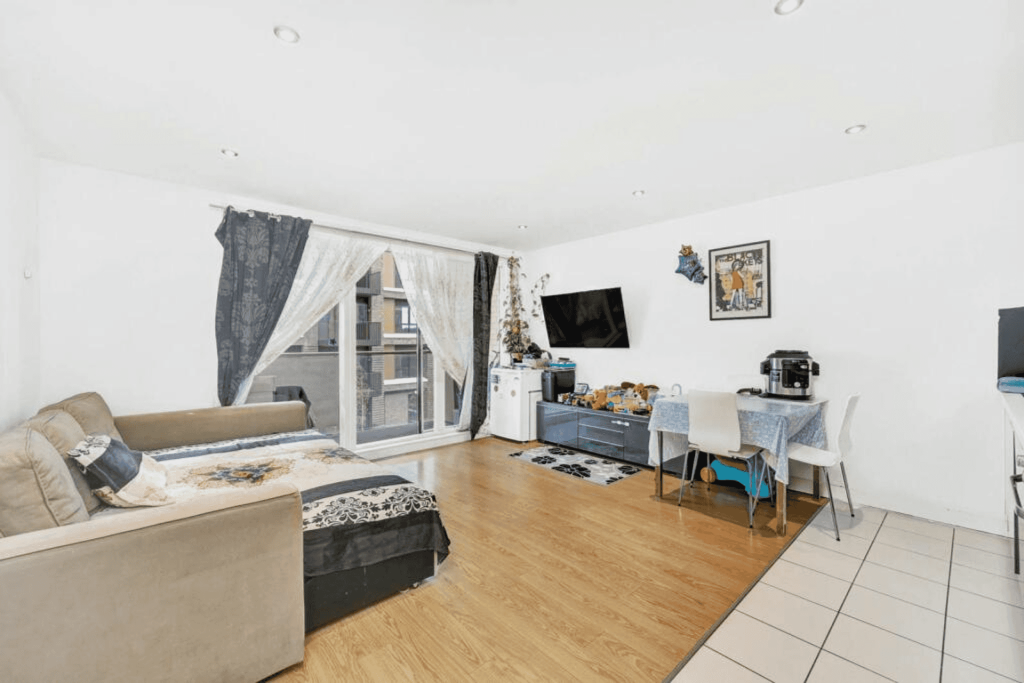 1 bed Apartment for rent in London. From PropertyLoop - Sales