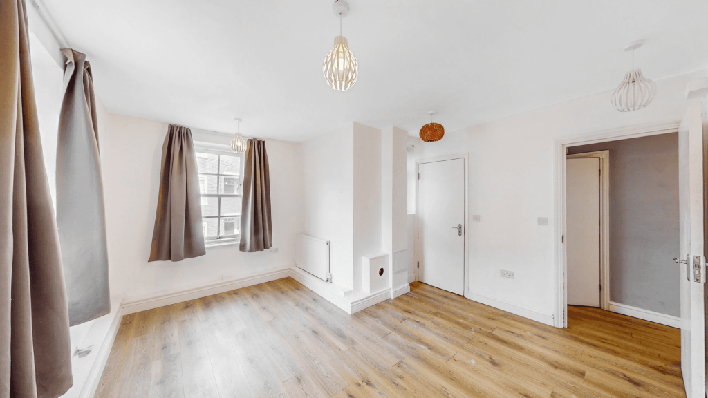 4 bed Apartment for rent in London. From PropertyLoop - Sales