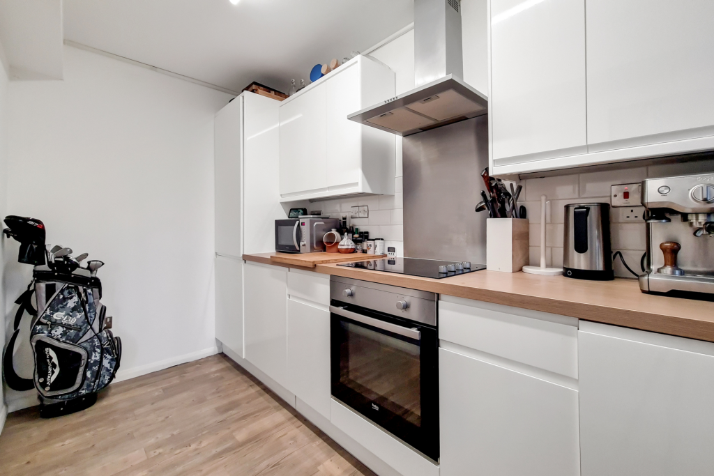 1 bed Apartment for rent in London. From PropertyLoop - Sales