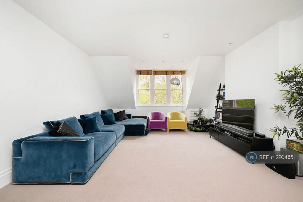 3 bed Duplex for rent in London. From PropertyLoop - Sales