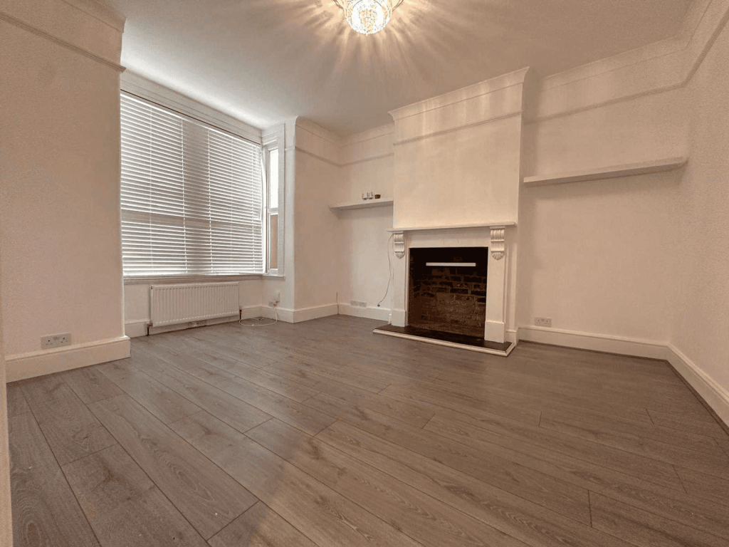 4 bed Mid Terraced House for rent in Croydon. From PropertyLoop - Sales