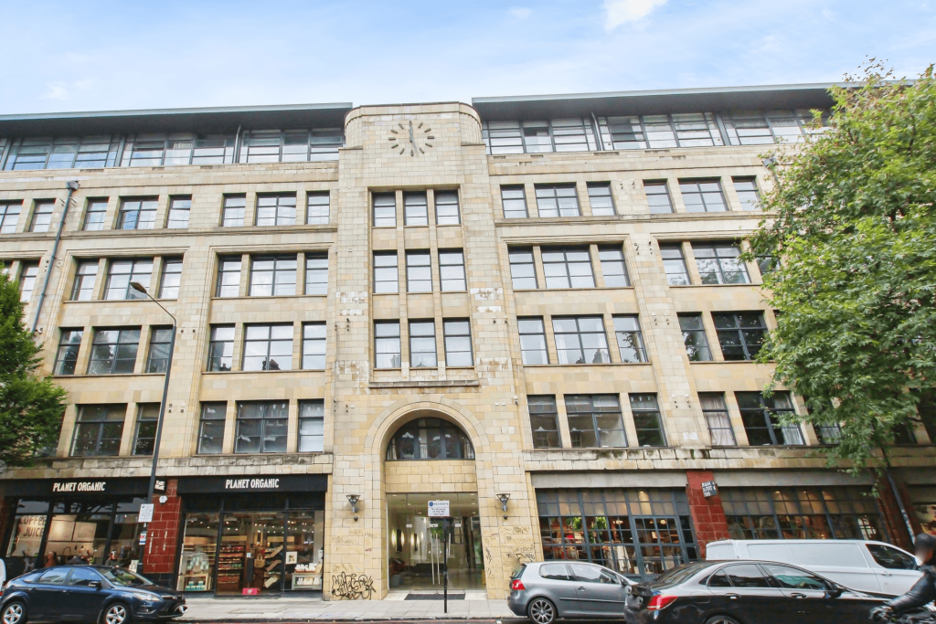 3 bed Apartment for rent in London. From PropertyLoop - Sales