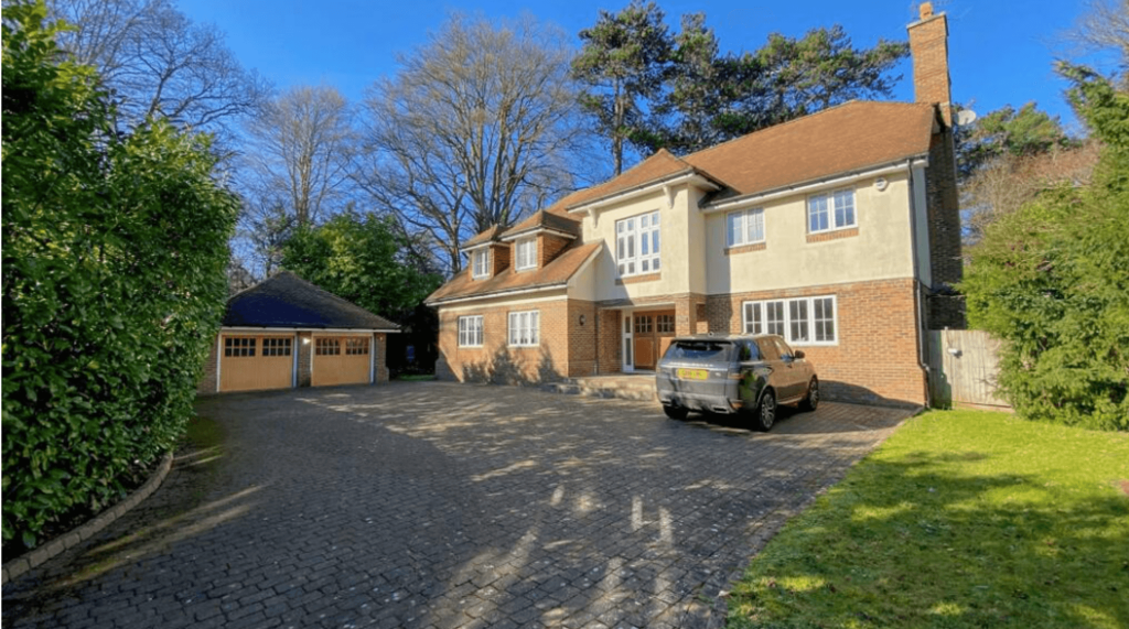 5 bed Detached House for rent in Walton on the Hill. From PropertyLoop - Sales 5 bed Detached House for rent in Walton on the Hill. From PropertyLoop - Sales