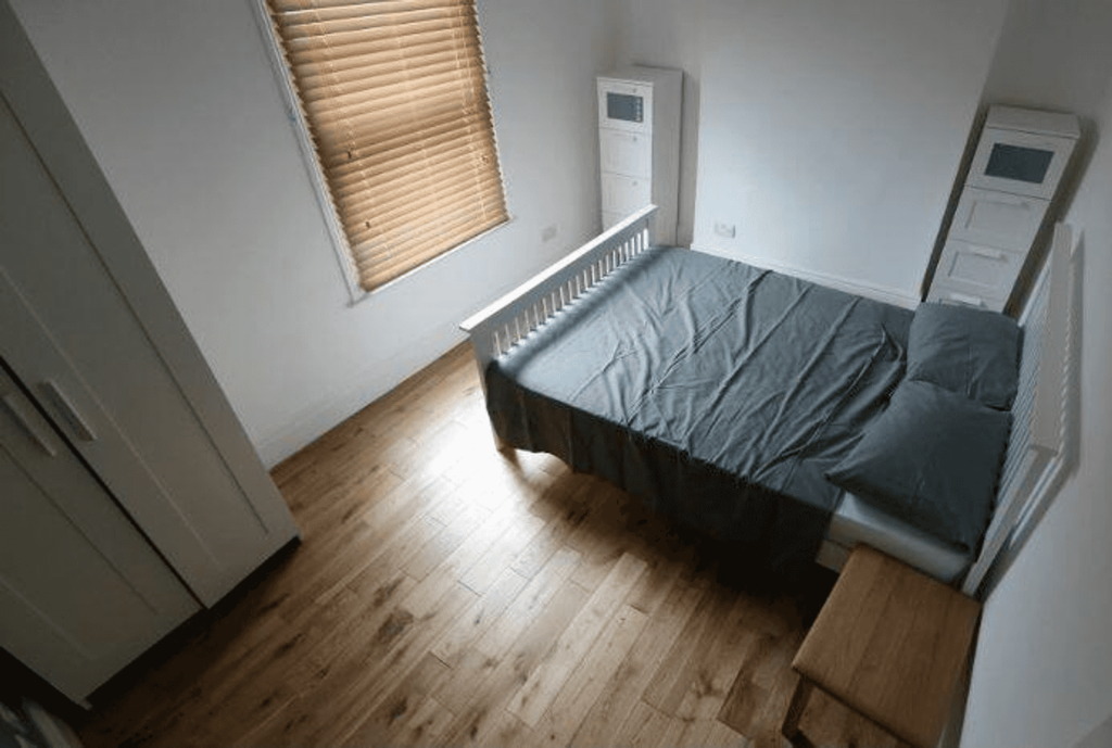 6 bed Semi-Detached House for rent in Deptford. From PropertyLoop - Sales