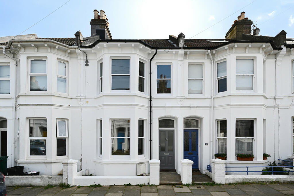 2 bed Mid Terraced House for rent in Brighton and Hove. From The Agency UK - Covering Nationwide