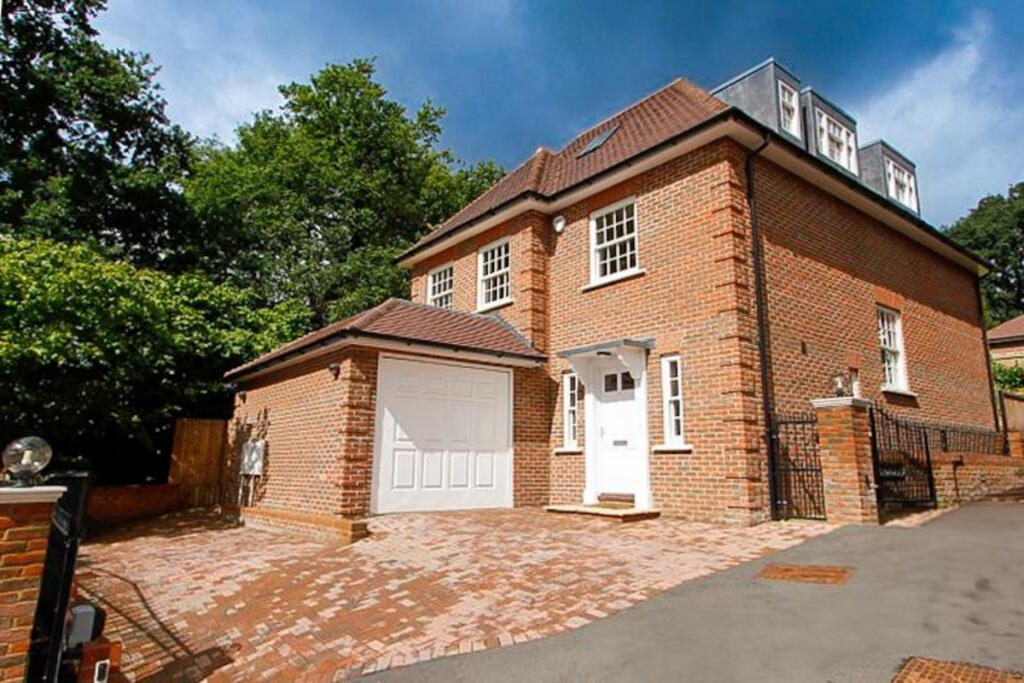 5 bed Detached for rent in New Malden. From The Agency UK - Covering Nationwide 5 bed Detached for rent in New Malden. From The Agency UK - Covering Nationwide