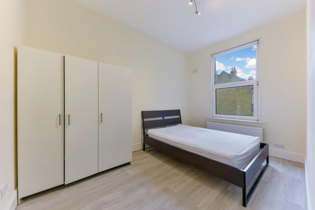 2 bed Apartment for rent in London. From The Agency UK - Covering Nationwide