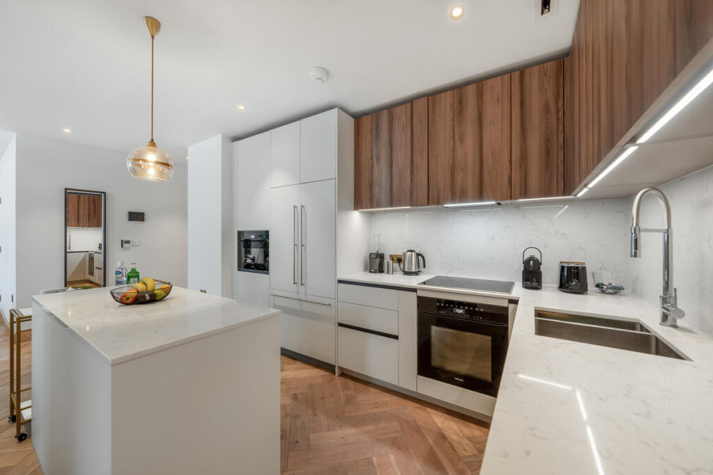 2 bed Apartment for rent in London. From The Agency UK - Covering Nationwide