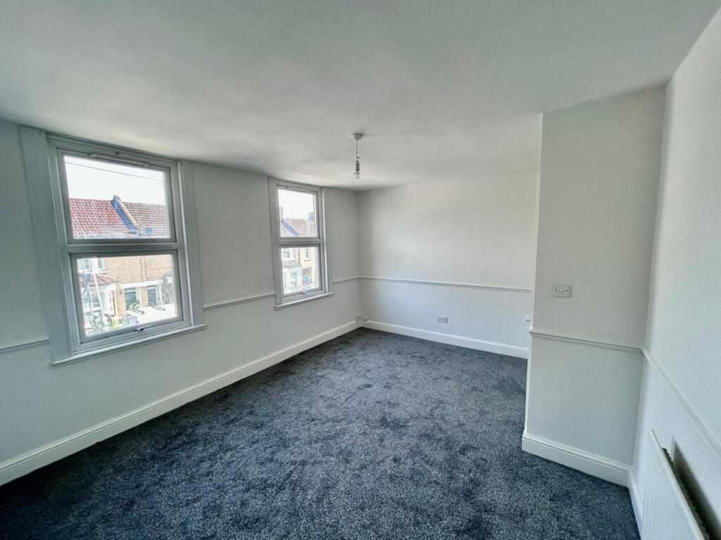 2 bed Apartment for rent in London. From The Agency UK - Covering Nationwide
