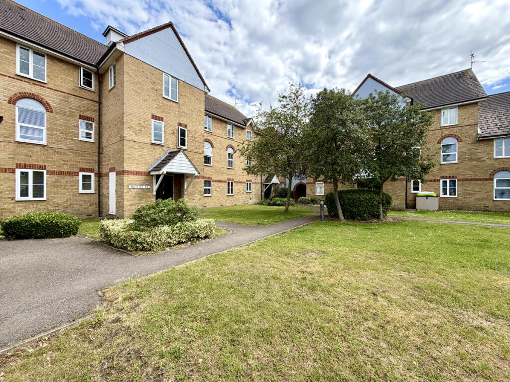 2 bed 1st Floor Flat for rent in Tarpots. From The Agency UK - Covering Nationwide 2 bed 1st Floor Flat for rent in Tarpots. From The Agency UK - Covering Nationwide