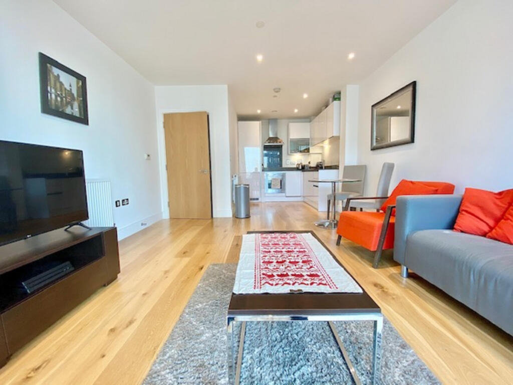 1 bed Apartment for rent in Poplar. From The Agency UK - Covering Nationwide