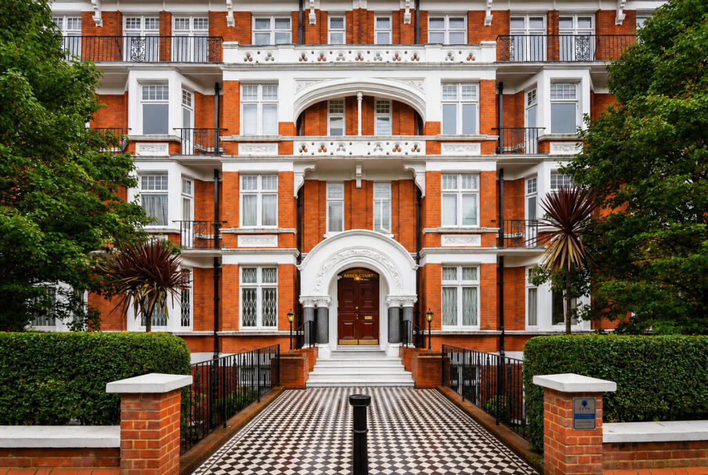 3 bed Apartment for rent in London. From The Agency UK - Covering Nationwide