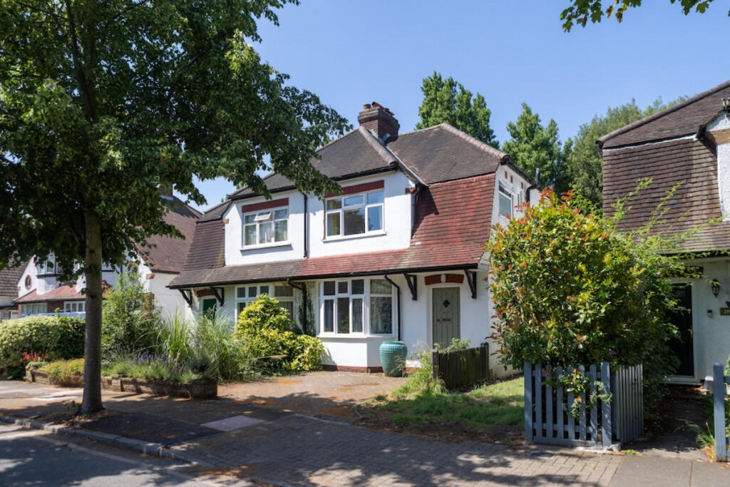 3 bed Semi Detached for rent in Chislehurst. From The Agency UK - Covering Nationwide 3 bed Semi Detached for rent in Chislehurst. From The Agency UK - Covering Nationwide
