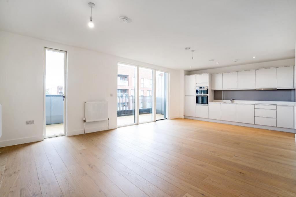 3 bed Penthouse for rent in London. From The Agency UK - Covering Nationwide