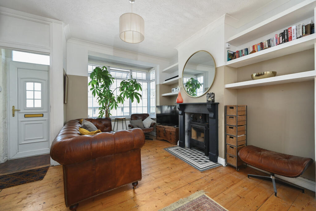 2 bed Mid Terraced House for rent in Ovingdean. From The Agency UK - Covering Nationwide 2 bed Mid Terraced House for rent in Ovingdean. From The Agency UK - Covering Nationwide