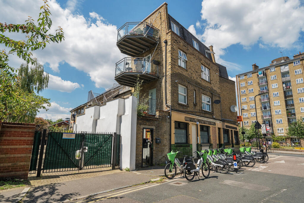 2 bed 1st Floor Flat for rent in London. From The Agency UK - Covering Nationwide 2 bed 1st Floor Flat for rent in London. From The Agency UK - Covering Nationwide
