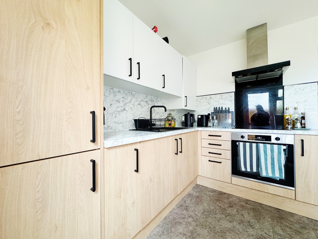 3 bed Apartment for rent in Bristol. From Patrick James Property