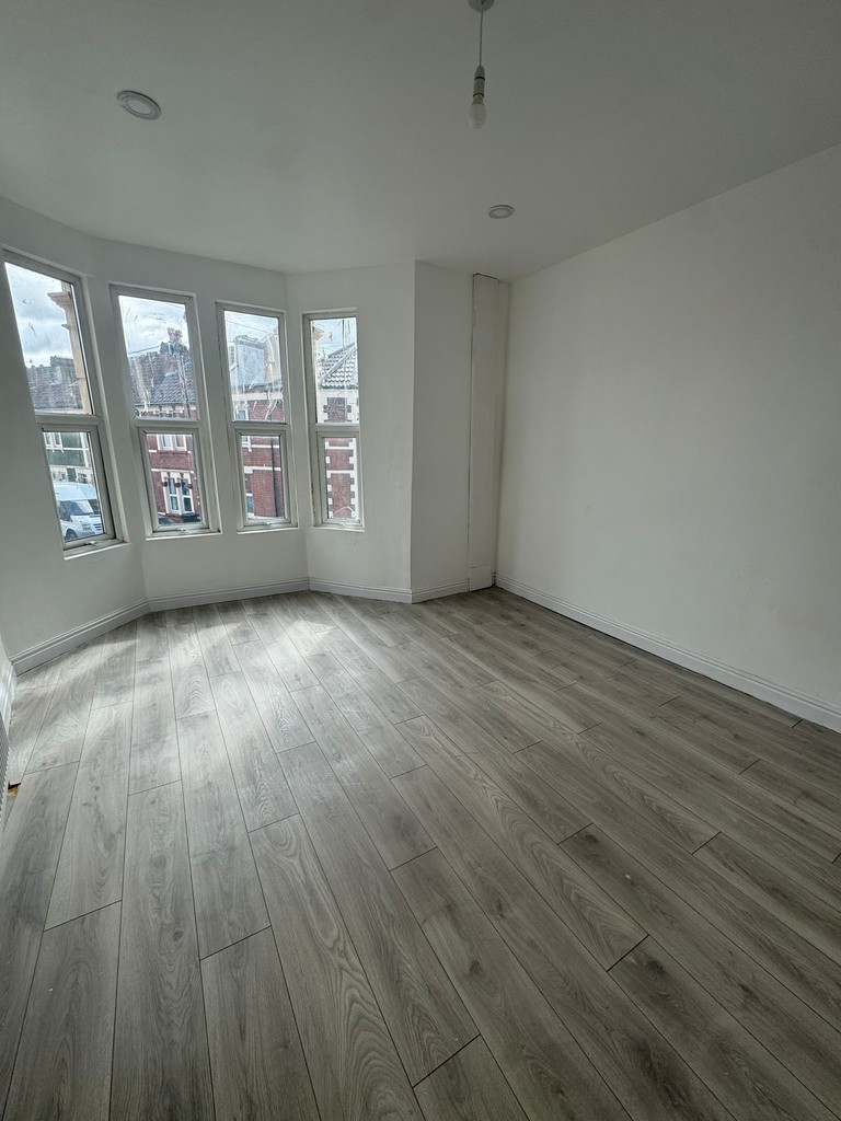 8 bed Semi Detached for rent in Crofts End. From Patrick James Property