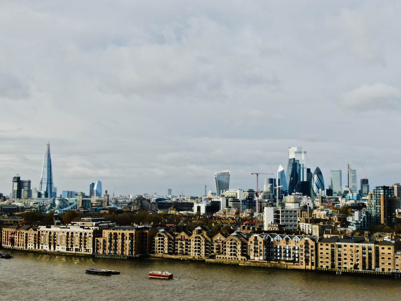 2 bed 1st Floor Flat for rent in Stepney. From AGT Property Management 