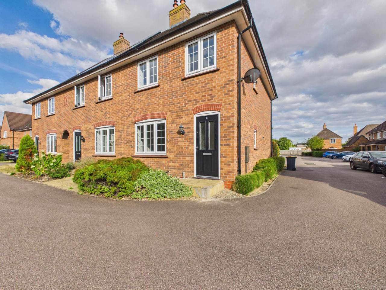 3 bed House (unspecified) for rent in Box End. From AGT Property Management 