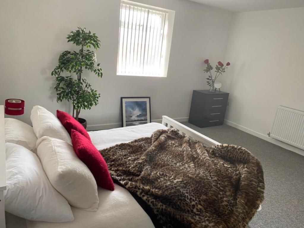1 bed House Share for rent in Oldham. From HLGB - Warrington