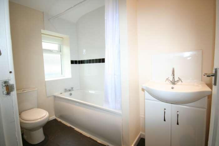 2 bed Cottage for rent in Bollington. From HLGB - Warrington