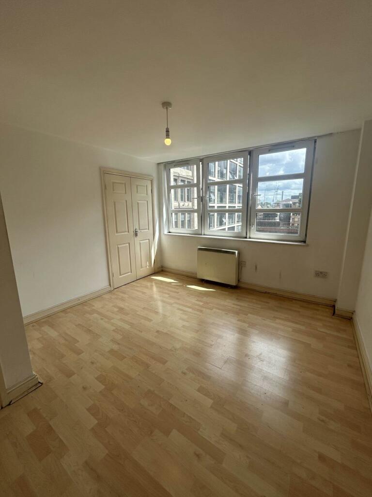 2 bed Apartment for rent in Manchester. From HLGB - Warrington