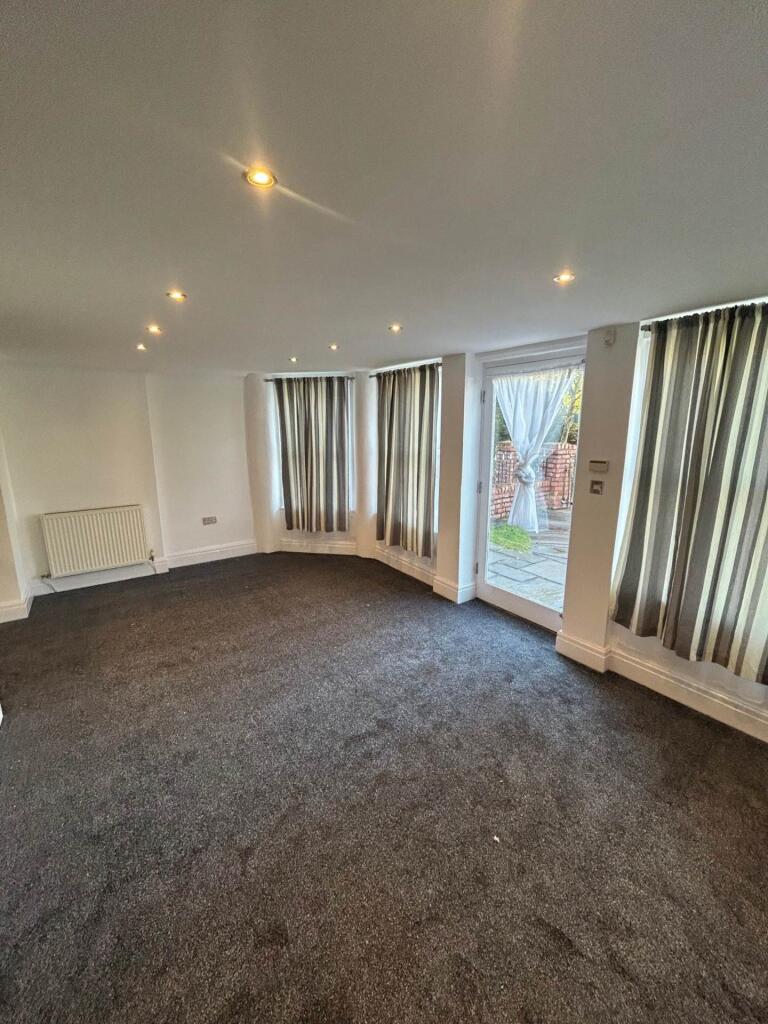 2 bed Apartment for rent in Southport. From HLGB - Warrington 2 bed Apartment for rent in Southport. From HLGB - Warrington