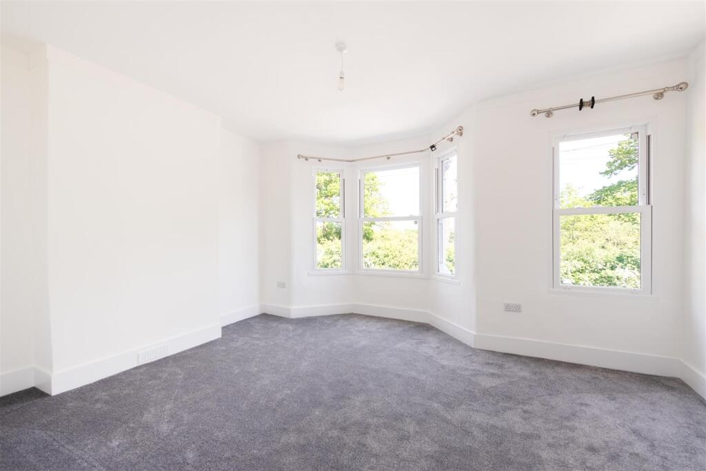 4 bed Detached for rent in London. From Rash & Rash - London