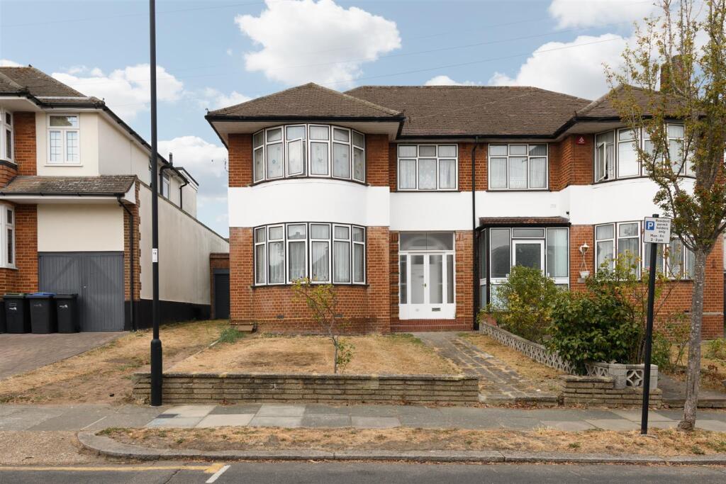 1 bed 1st Floor Flat for rent in Southgate. From Rash & Rash - London 1 bed 1st Floor Flat for rent in Southgate. From Rash & Rash - London